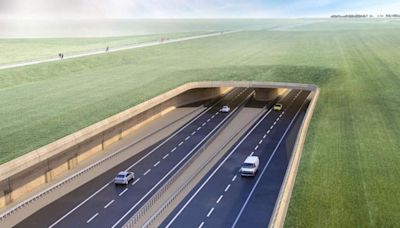 Controversial Stonehenge Tunnel Cancelled | News/Talk 1130 WISN | Coast to Coast AM with George Noory