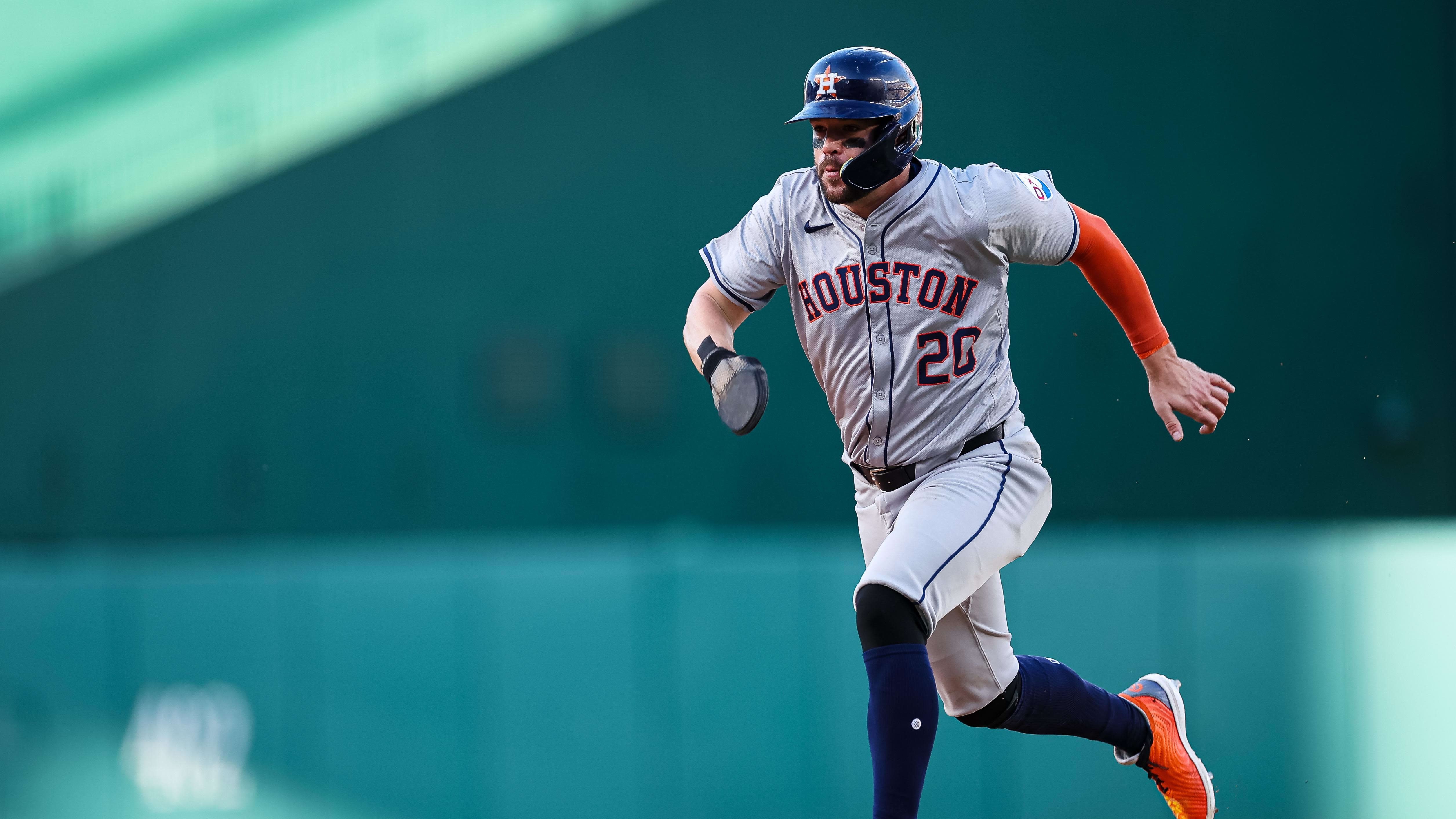 Houston Astros Outfielder Heads to IL, Former Marlins Infielder Called Up