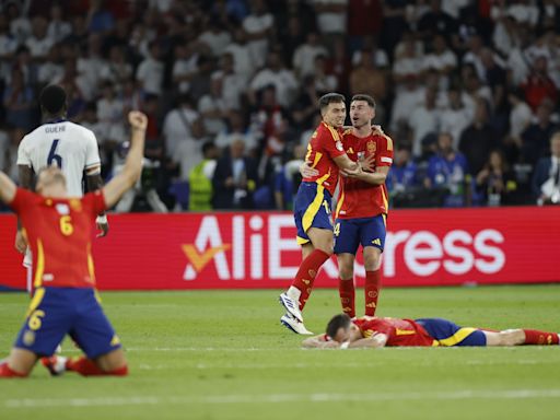 2-1. Nico Williams y Oyarzabal hacen única a España