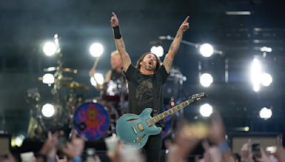 Review: Foo Fighters and Pretenders knock it out of the ballpark