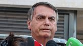 Bolsonaro fala com voluntários que estão em Gravataí por videochamada