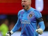 Former USA and Premier Legue goalkeeper Brad Guzan was sent off in Atlanta United's 1-0 home defeat to LAFC on Saturday.