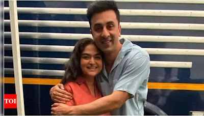 Durga actress Indira Krishnan shares unseen pictures with Bollywood star Ranbir Kapoor on his birthday; calls him the ‘most loved’ - Times of India