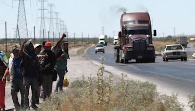 Los migrantes cruzan el peligro del desierto por la mayor vigilancia en el norte de México - El Diario NY