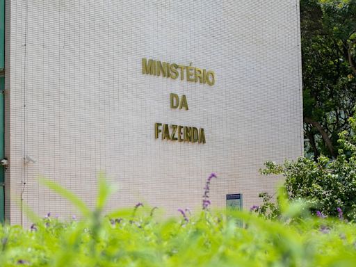 Sala de reuniões do CMN tem fotos de todos os ministros da Fazenda (até ex-preso), exceto um...