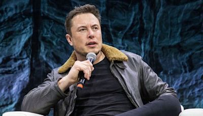 Elon Musk dice que sus empresas dejarán de utilizar dispositivos Apple por esta razón