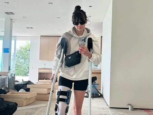 Nina Dobrev s'est cassé le genou dans un accident de vélo