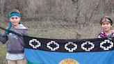 El orgullo de los niños de Río Negro que prometen la bandera mapuche: «Es una emoción muy grande» - Diario Río Negro