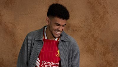 Luis Díaz, imagen de la nueva camiseta de Liverpool