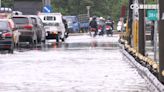 鋒面雨彈炸雙北 路變河！機車淹沒.涵洞困車