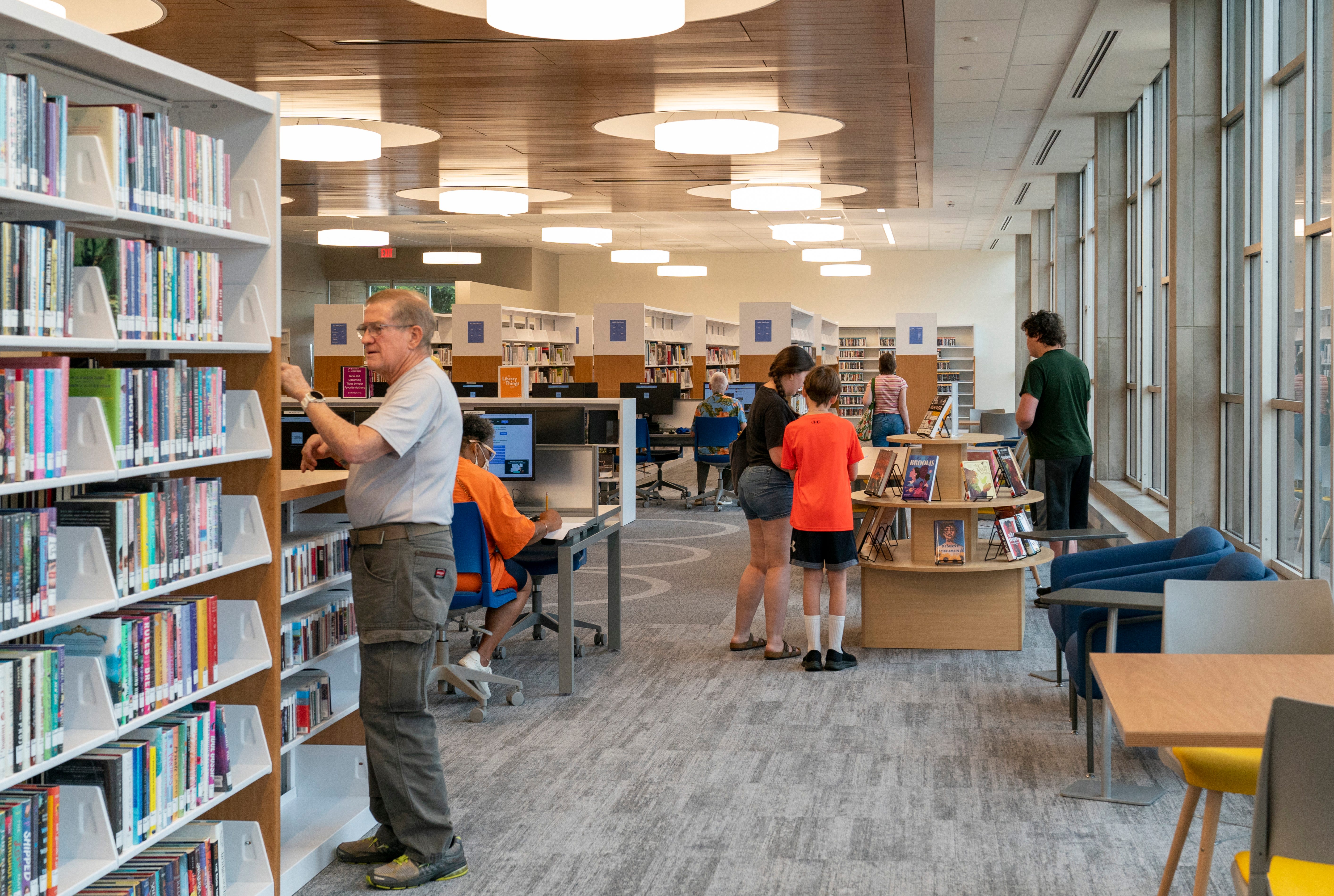 Evansville Vanderburgh Public Library reopens McCollough to community