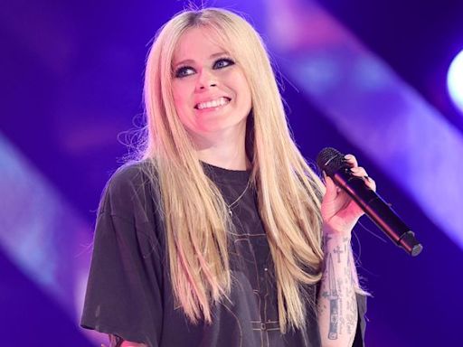 Avril Lavigne addresses conspiracy theory she was replaced by a lookalike after dying 21 years ago