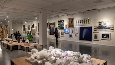 Mientras sigue en obras, el Palais de Glace muestra sus joyas en el Centro Cultural Borges