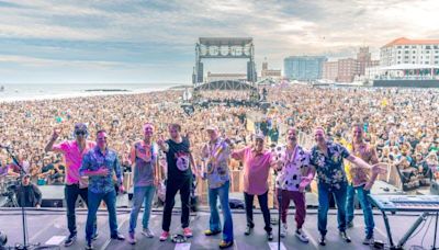 Beach Boys bringing good vibrations to C.R.