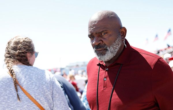 Giants legends Lawrence Taylor, Ottis Anderson speak at Donald Trump's Jersey Shore campaign rally