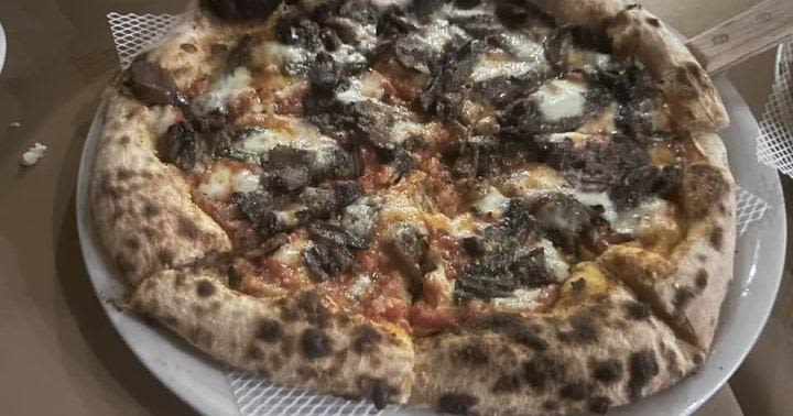 TASTE TEST: Giuseppe's Pizza cooks its wood-fired Neapolitan pizzas like they do in the old world