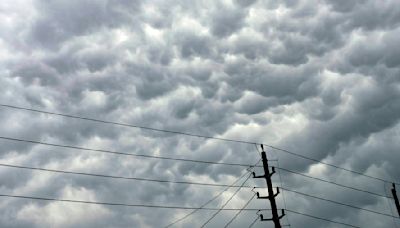 Tornado causes extensive damage to small Oklahoma town as powerful storms hit central US