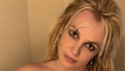 Britney Spears baila ‘Despacito’ con un bikini negro al estilo Kim Kardashian