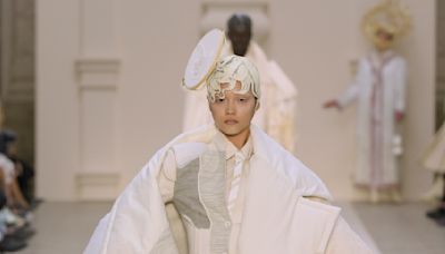 Thom Browne Fall 2024 Couture: He Went All-in With Muslin