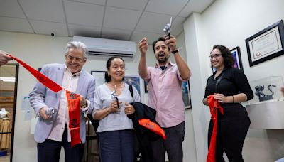 Lin-Manuel Miranda participa en la inauguración de la exhibición “De cartelera”