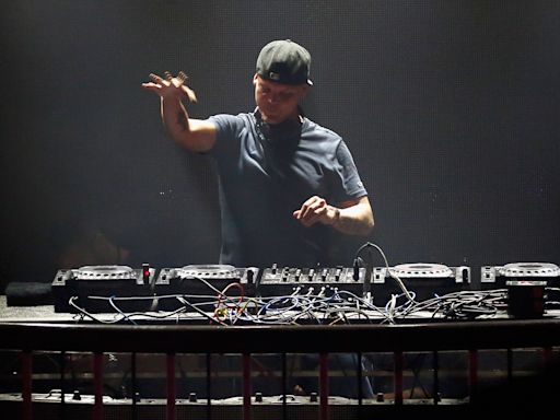 How to make country-style EDM like Avicii