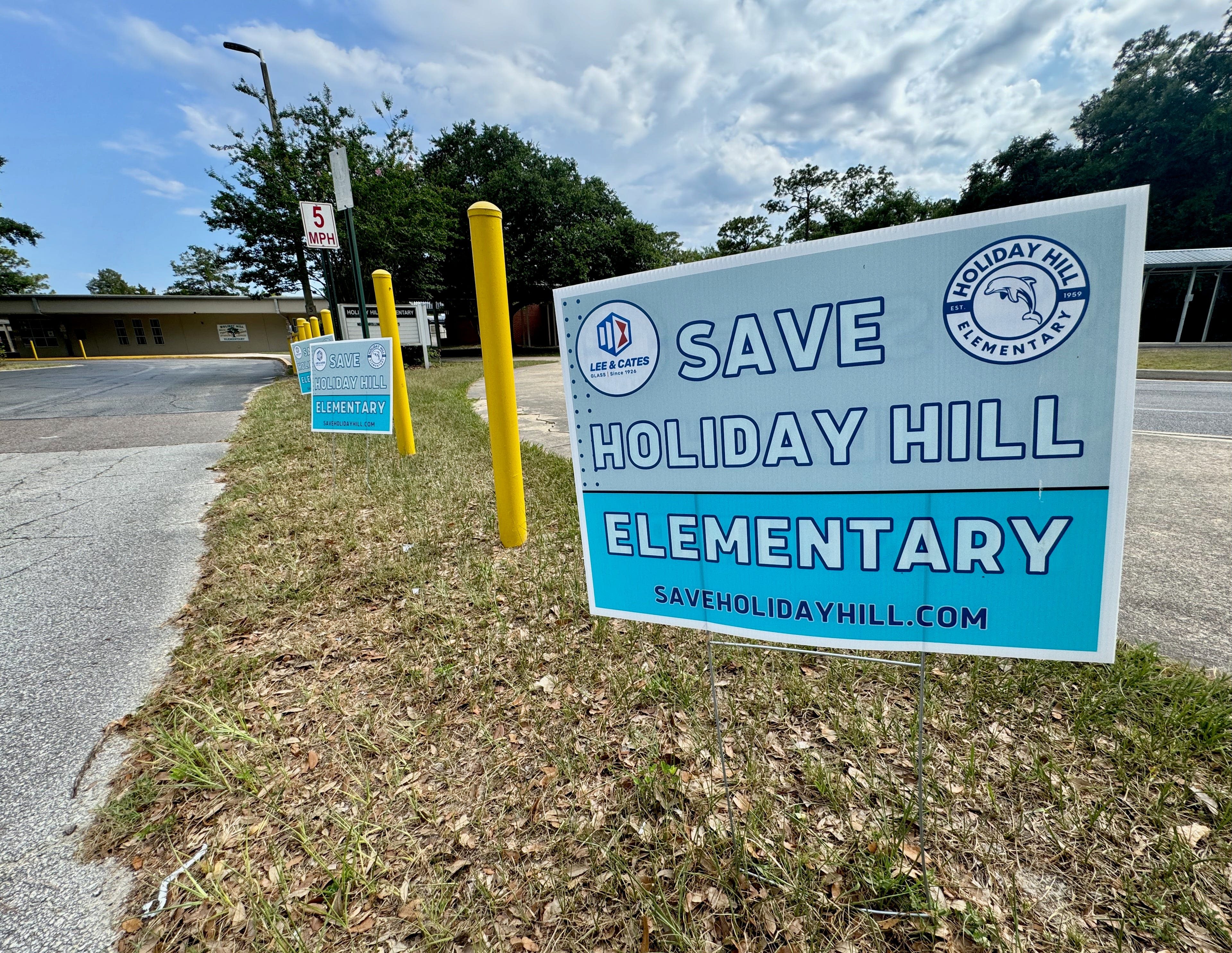 Mark Woods: Signs of the times — a neighborhood rallies to save the neighborhood school