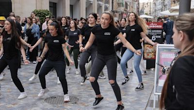 Bailarines al abordaje por el Día de la Danza