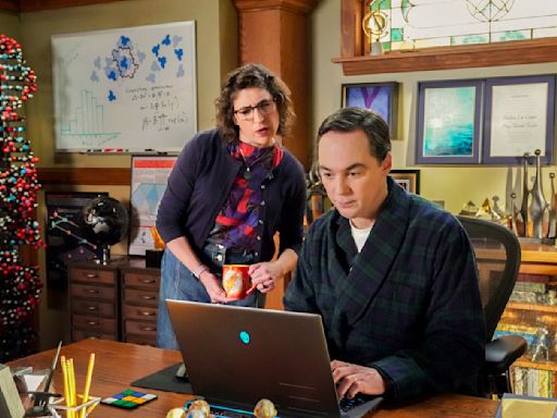 First Look At Jim Parsons & Mayim Bialik Reprising ‘Big Bang Theory’ Roles In ‘Young Sheldon’ Finale — Update