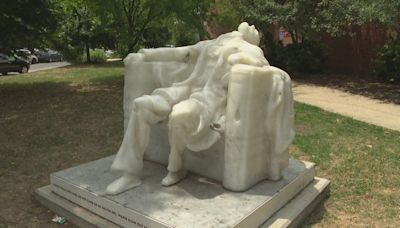 Wax sculpture of Abraham Lincoln loses its head in DC heat