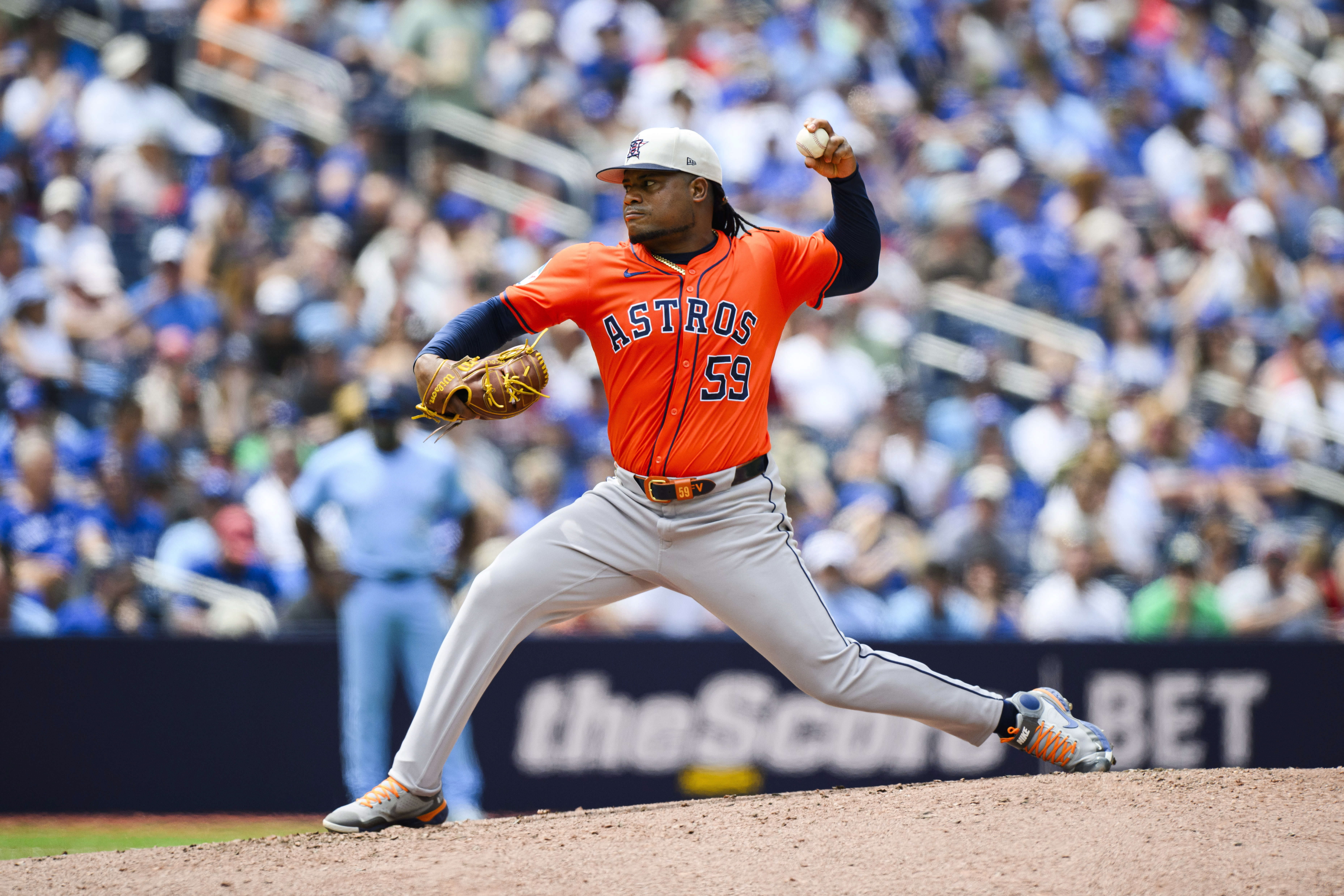 Dubón has tiebreaking hit, Peña homers as Astros beat Blue Jays 5-3 for 12th win in 14 games