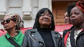 El líder laborista británico niega que haya vetado a la veterana diputada Diane Abbott