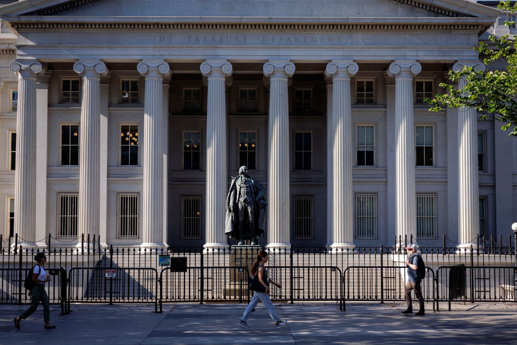 Wall Street Maps Out What a Trump Victory Would Mean for Bonds