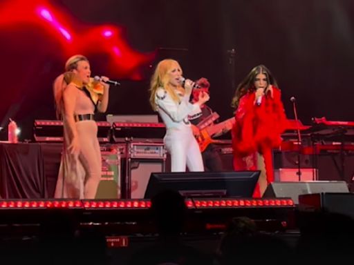 Con las "Dancing Queens", las familias también celebran el orgullo