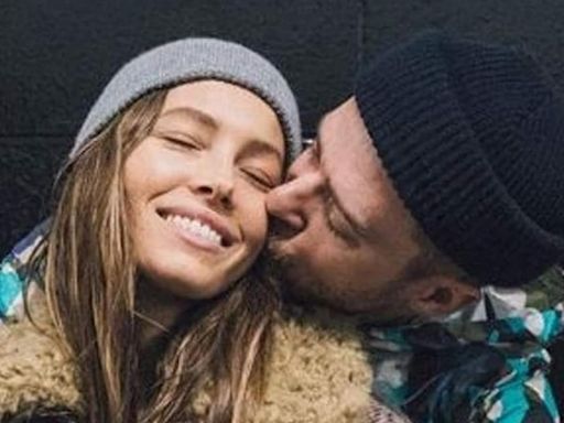 Justin Timberlake's wife Jessica Biel spotted without wedding ring days after his DWI arrest, sparks divorce rumours