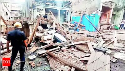 House collapses in Surat with no injuries | Surat News - Times of India