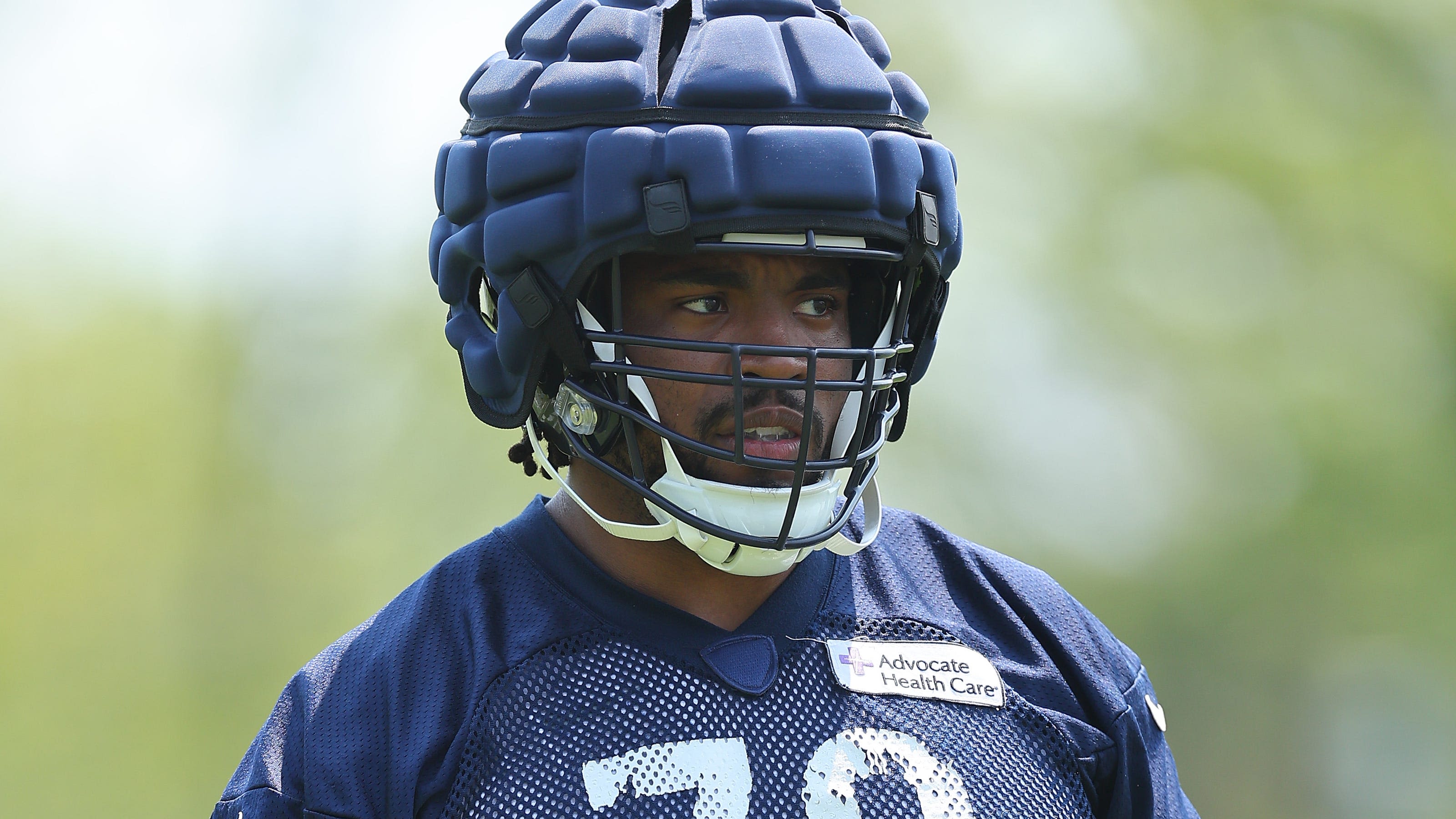 Bears training camp: Matt Eberflus shares injury updates on Braxton Jones, T.J. Edwards