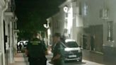 La Guardia Civil encontró a 'El Chumbo' en el maletero de un coche en Campillos tras atrincherarse en su casa y fugarse