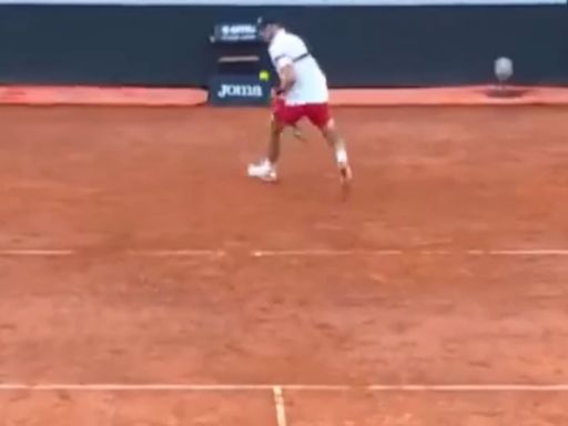 Jarry hace un puntazo ante Tsitsipas y enloquece a Roma y la ATP: ¡no lo podían creer!