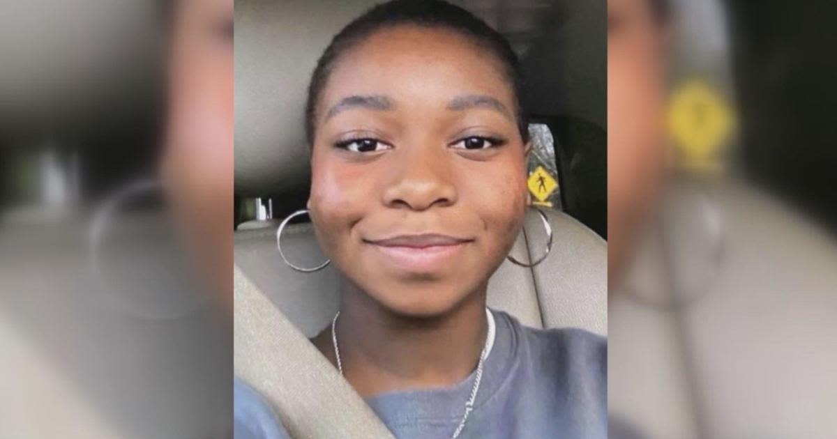 Police searching for missing 12-year-old girl feared to be with stranger she met online