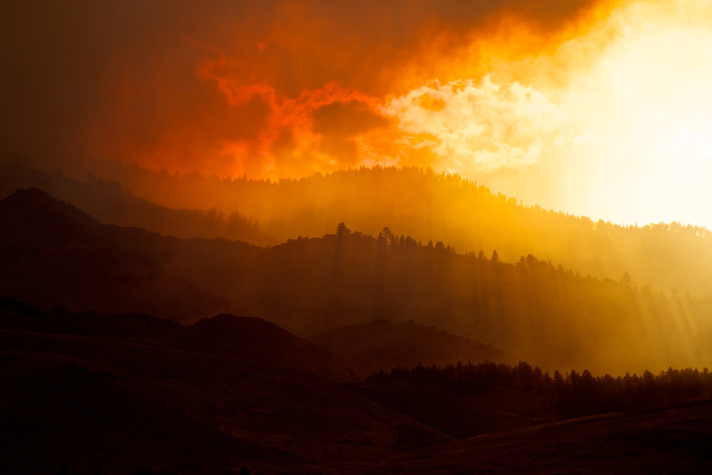 Nevada Gold Ranch wildfire update as people block first responders