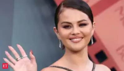 Fans criticize Selena Gomez after her video dancing with a man goes viral, question whether she is still dating Benny Blanco