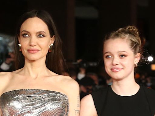 Angelina Jolie "no está en posición de hablar" de por qué Shiloh se ha quitado el apellido de Brad Pitt