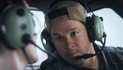 Watch: Mel Gibson directs Mark Wahlberg in new thriller 'Flight Risk'