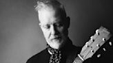 Singer Chris Barron is more than a ‘silly hat’