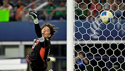 Ochoa and Lozano out of Mexico's young Copa America squad