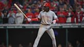 Elly De La Cruz's foul ball off Hunter Greene breaks window of Greene's SUV during Reds practice