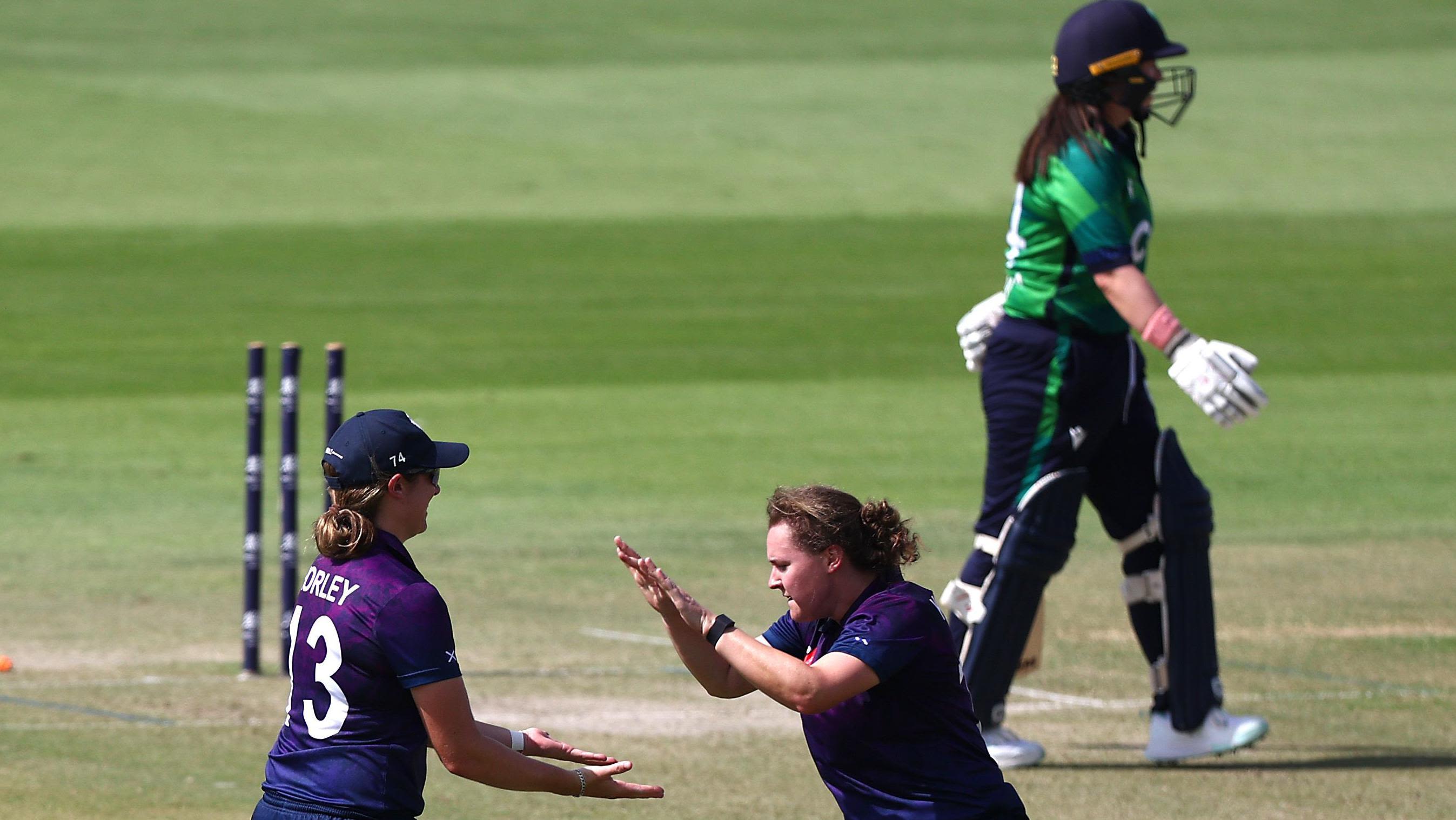 Scotland reach T20 World Cup as they deny Ireland