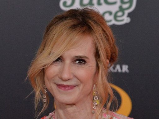 Holly Hunter to lead 'Star Trek: Starfleet Academy'