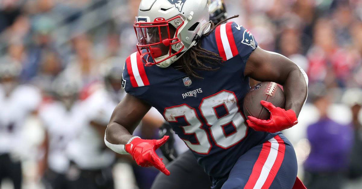 CBS Predicts New England Patriots Running Back To Have Poor Fantasy Season