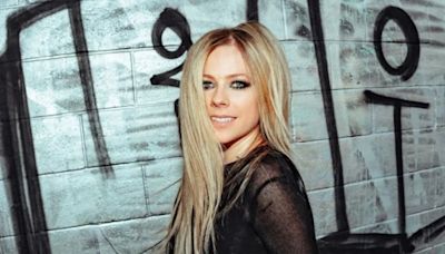 Avril Lavigne anuncia nuevo álbum con sus éxitos más grandes